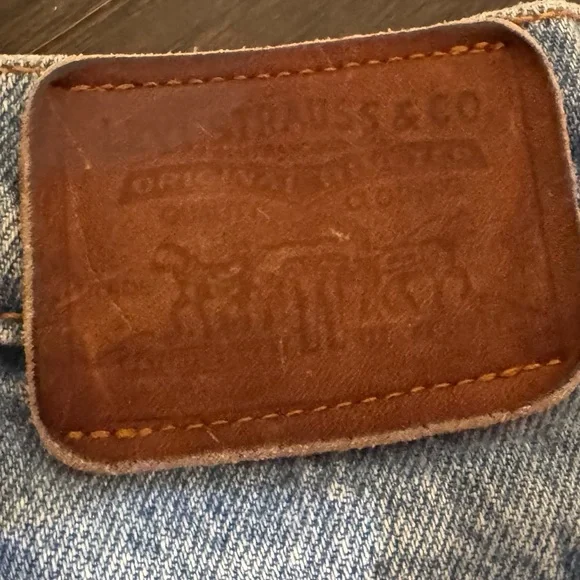 Levi's Women's Straight Leg Jeans with Artistic Patterns - Picture 9 of 11